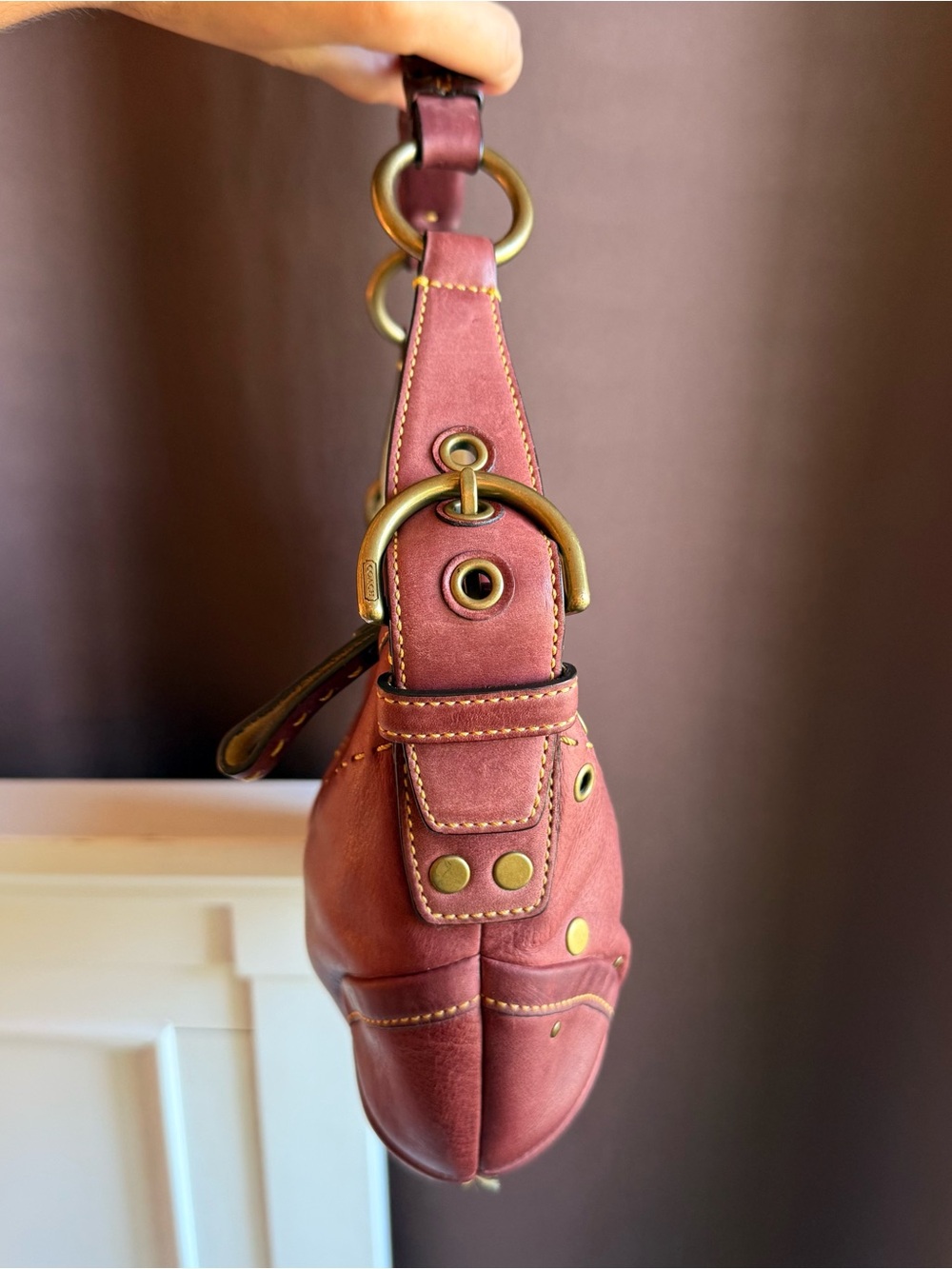 Vintage Coach red studded hobo bag with gold hardware - Picture 4 of 8